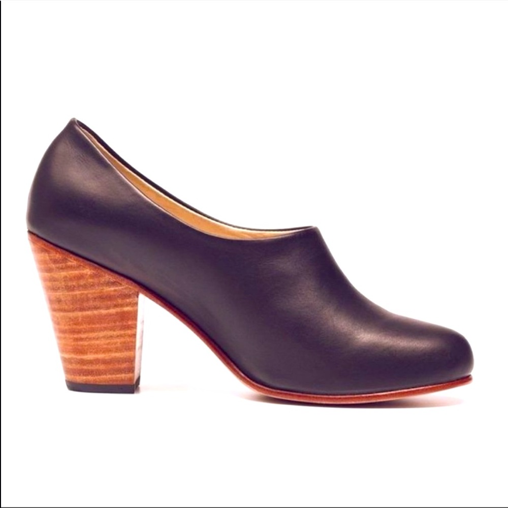 Nisolo Black Leather Ankle Booties